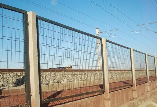 海南护栏网生产厂家：讲解围栏网安全特性