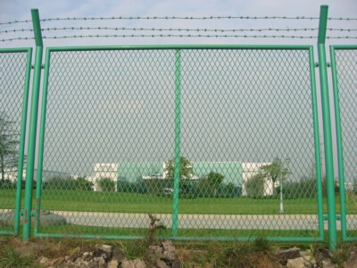 青海篮球场用什么护栏网好